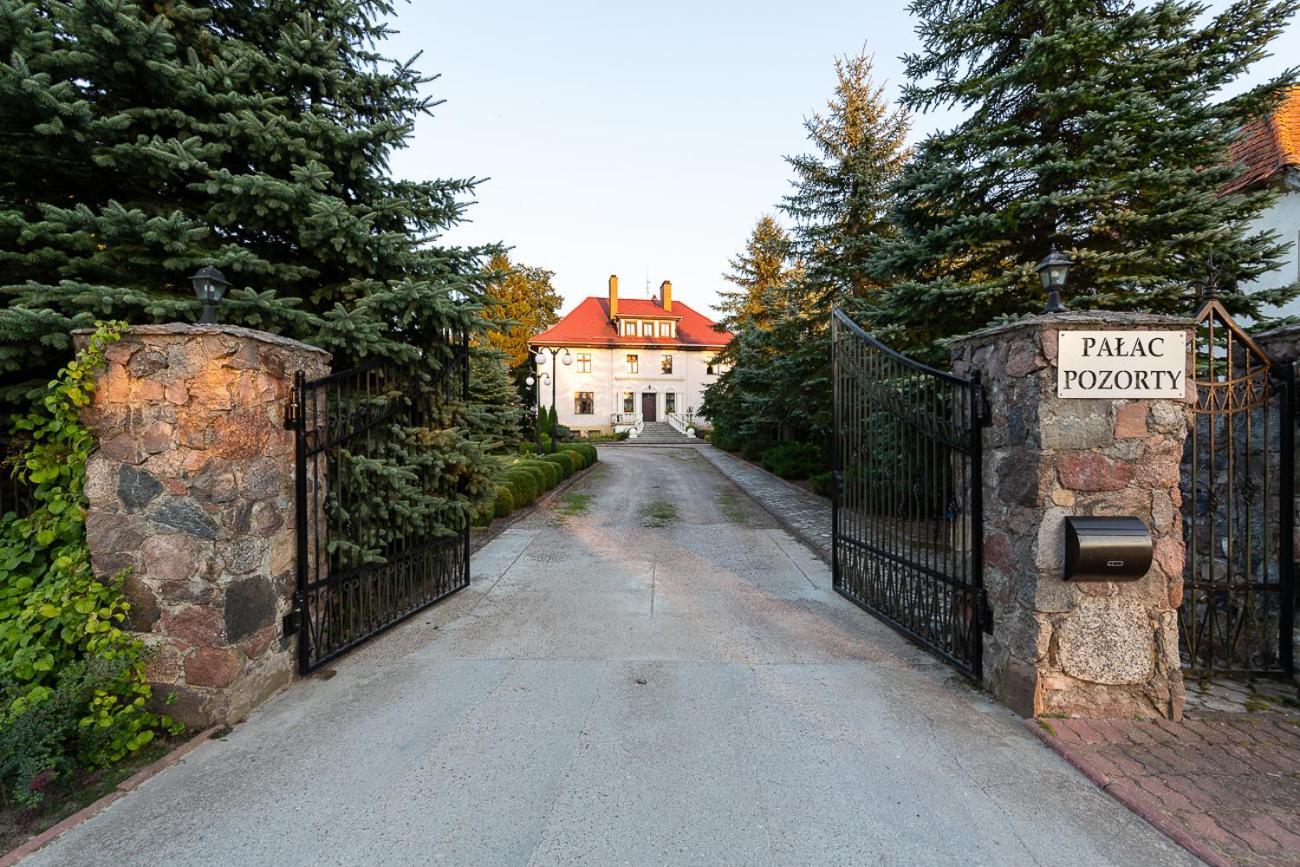 Palac Pozorty Badki Экстерьер фото